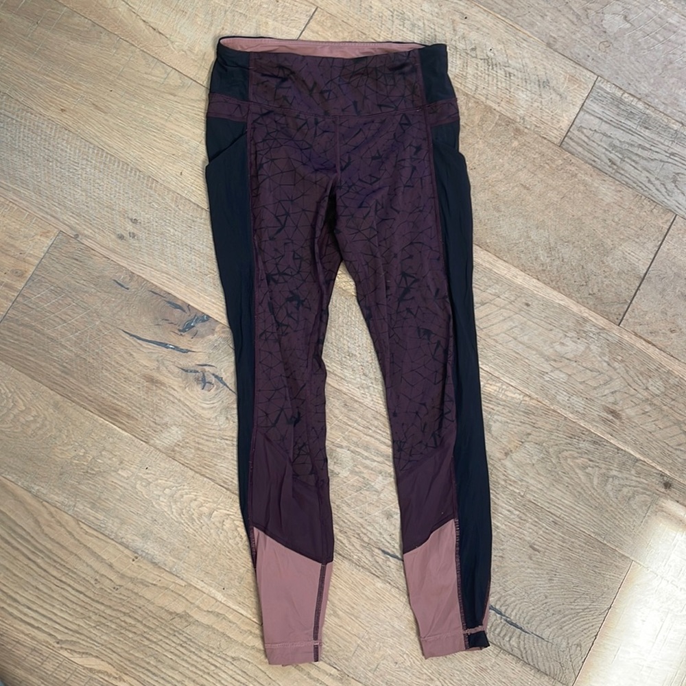 Lululemon maroon 3/4 length leggings - size 6